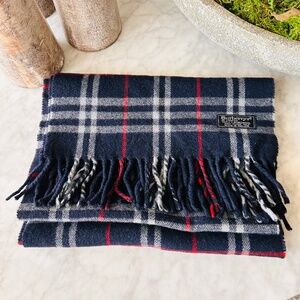 ✨ Burberry’s Vintage Check Scarf – Dark Blue Lambswool – Made in England ✨